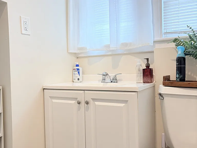 81-83 Orange St #2 — Photo 11
