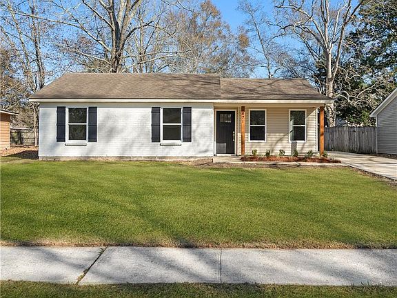 2nd image of 871 Forest Loop