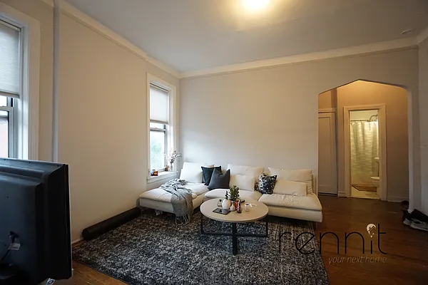 Rented by Rennit Inc. | media 10