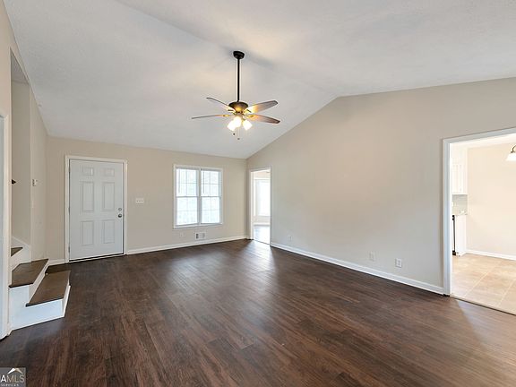 2nd image of 3123 Calumet Pl NW