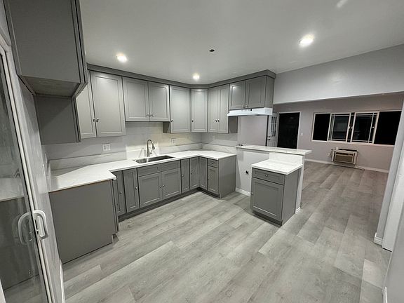 3rd image of 910 E Artesia Blvd #914