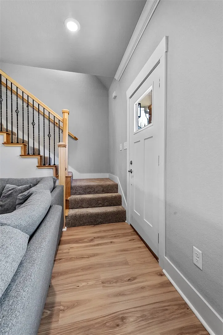 3 bed, 2.5 bath, 1640 sqft, $2,100 — Photo 3