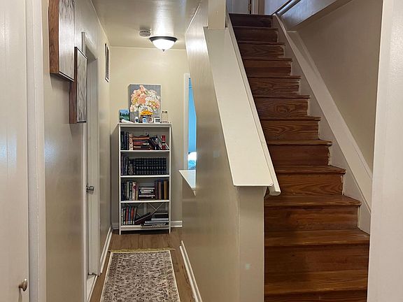 2nd image of 1626 Diamond St Unit C