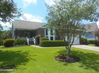 5065 Glen Cove Dr, Southport, NC 28461