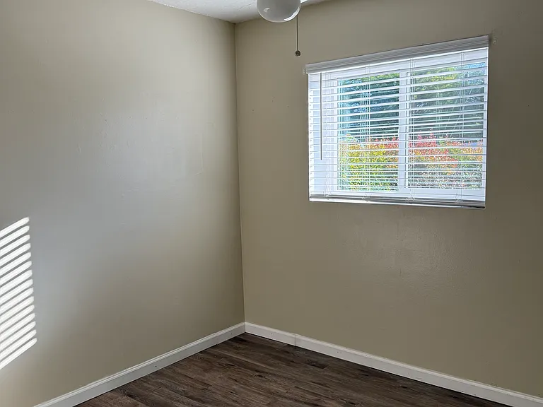 13425 Standish Dr — Photo 12