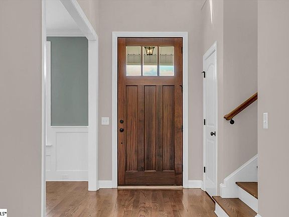 2nd image of 6 Coleman Park Cir