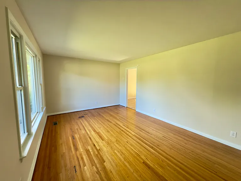 222 Yorktown Rd — Photo 14