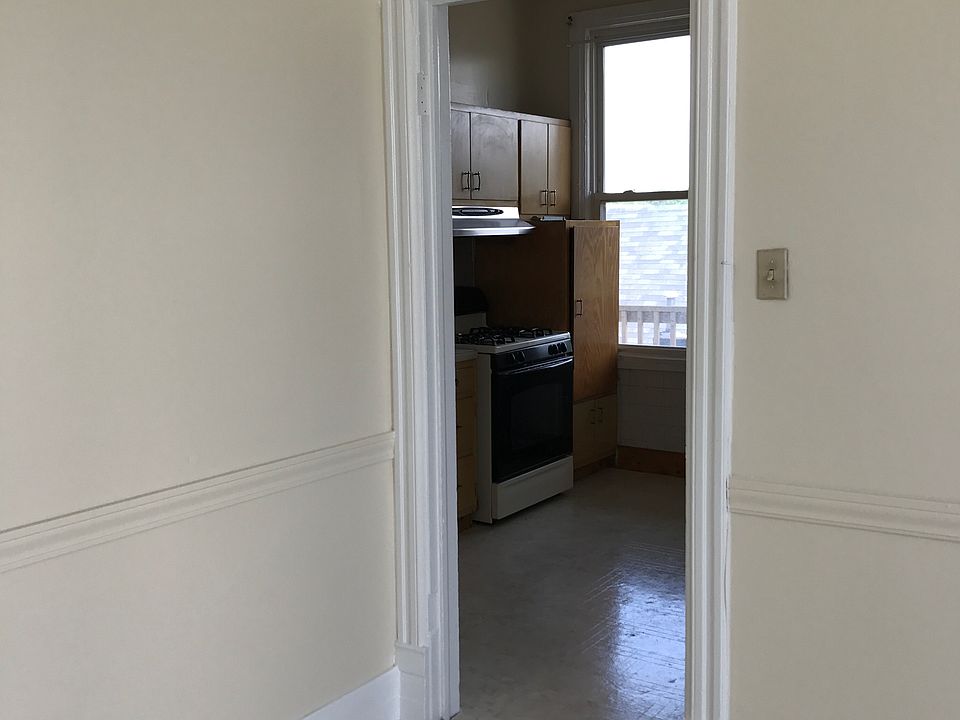 1st image of 4653 N Hermitage Ave APT 3