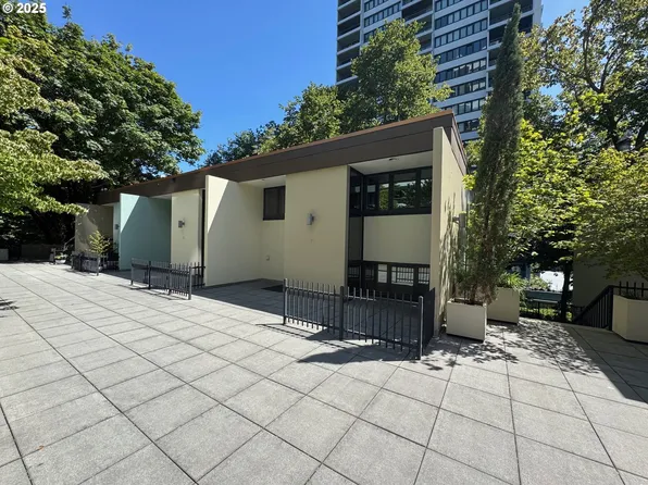 255 SW Harrison St #Townhouse 10, Portland, OR 97201