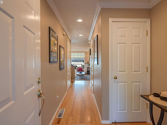 2nd image of 1459 SE Columbia Way #B3