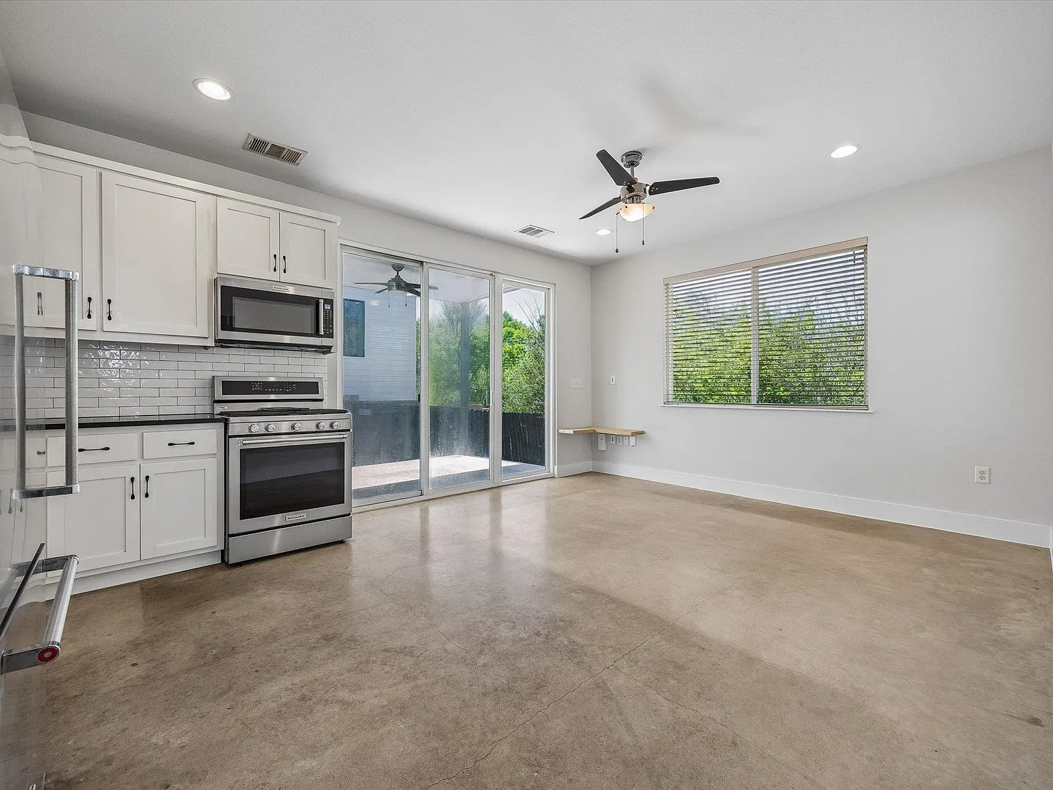 2 bed, 1.5 bath, 850 sqft, $2,600 — Photo 4
