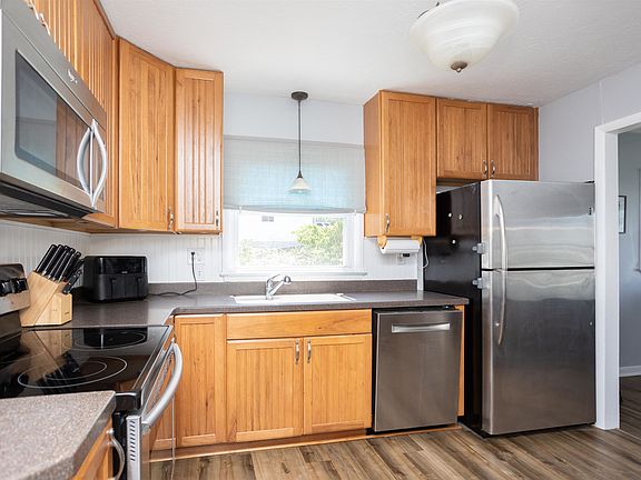 4th image of 70 Augusta St