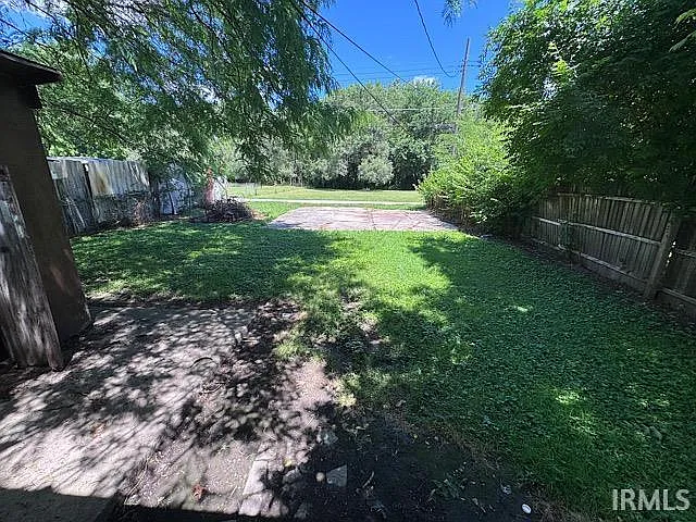 1022 W 1st St — Photo 18