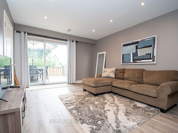 4th image of 72 Martin Rd #16