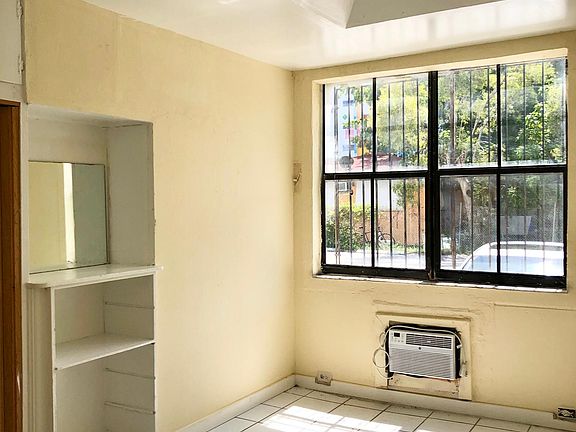 2nd image of 411 NW 37th St #7