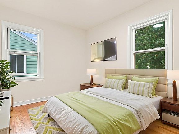 4th image of 243 13th Ave N