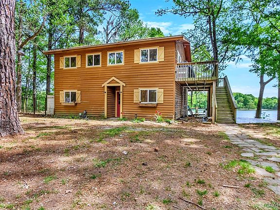 3rd image of 918 River Rd