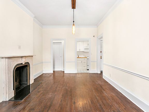 3rd image of 119 E 64th St APT 4A