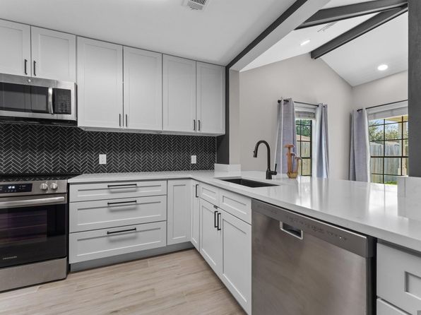 15631 Shenandoah Square Ave