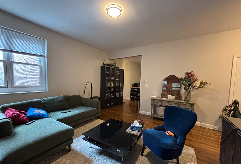 3 bed, 1100 sqft, $4,300 — Photo 3