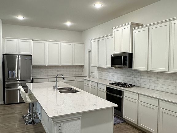 5th image of 1200 Sassafras Dr