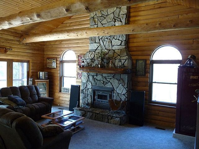 2nd image of 2944 Pinewood Dr