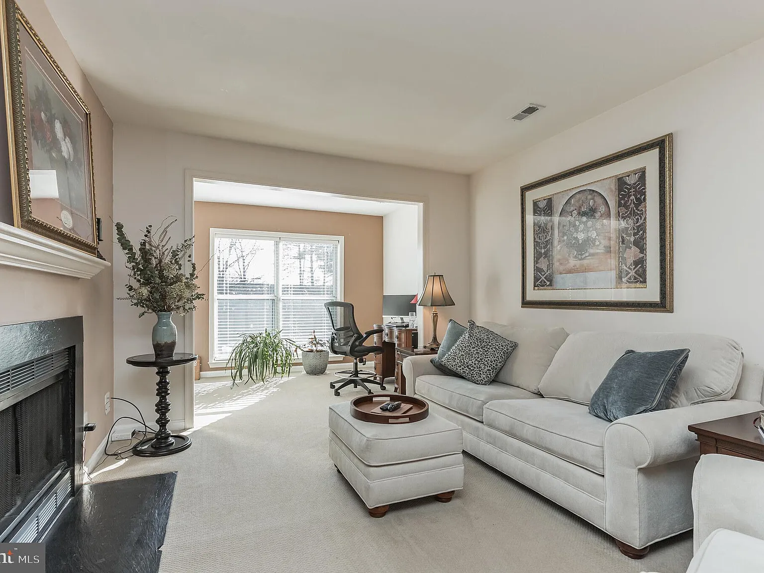 1 bed, 1.0 bath, 870 sqft, $1,995 — Photo 1