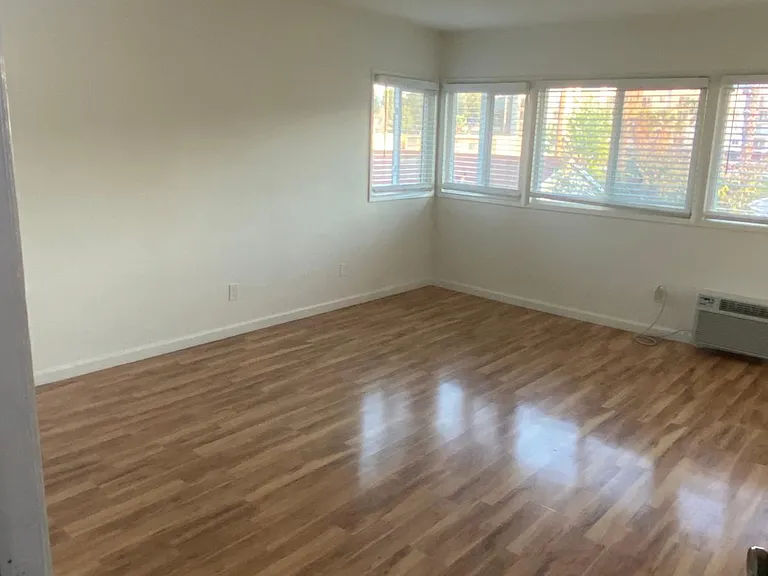 11104 Aqua Vista St — Photo 12