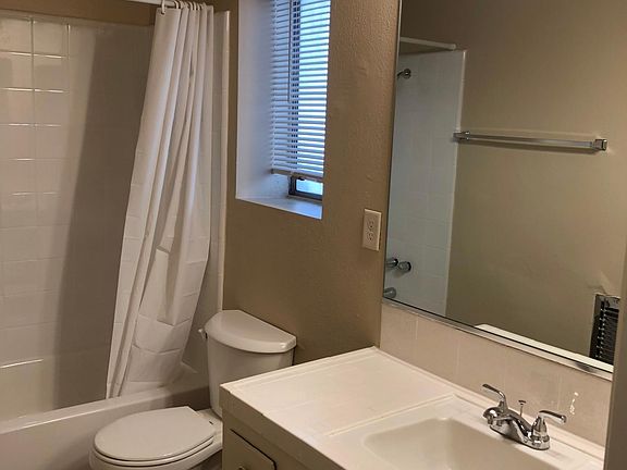 4th image of 129 Violet Ave APT 114