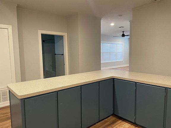 3rd image of 710 E Center St