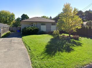 24 Stoddart Dr, Aurora, ON L4G 2G3