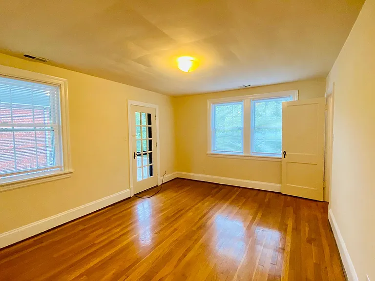 4208 Fitzhugh Avenue — Photo 11