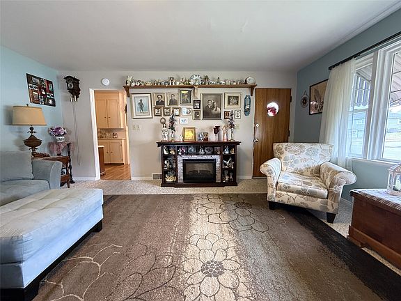 5th image of 2311 Country Club Rd