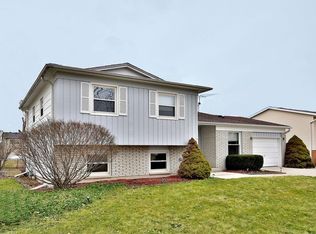 754 Golfview Ter, Buffalo Grove, IL 60089