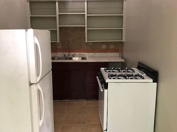 3rd image of 225 E Garfield Ave APT 205
