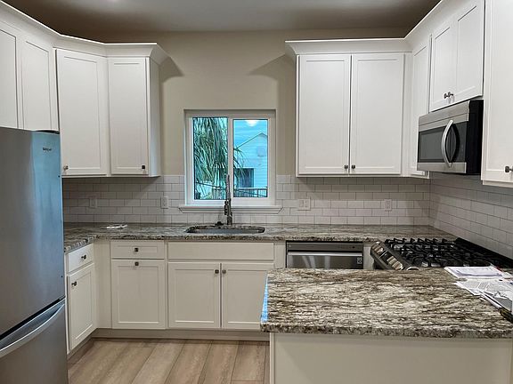 2nd image of 156 21st Ave SE #1/2