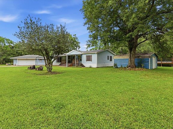 3rd image of 365 Connell Rd