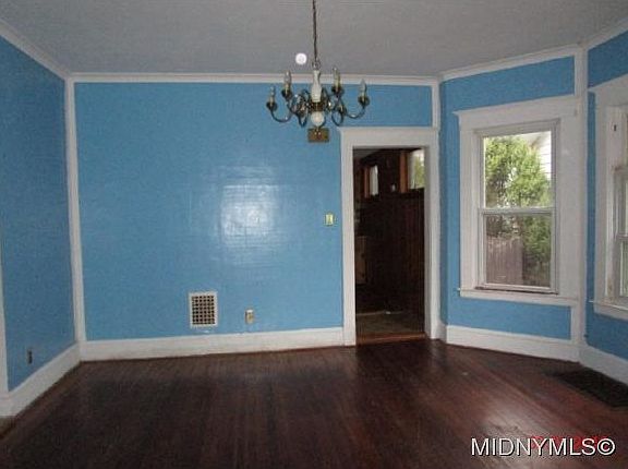 3rd image of 1142 Hilton Ave