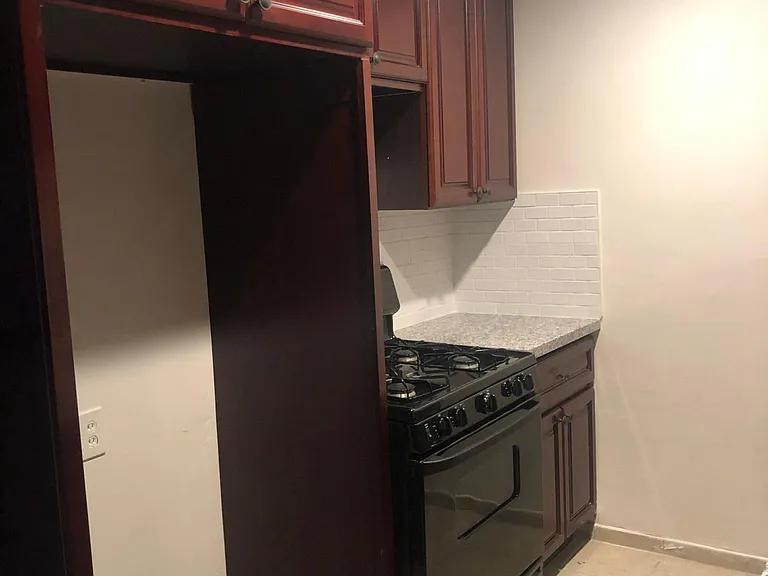 407 Violet Ave — Photo 11