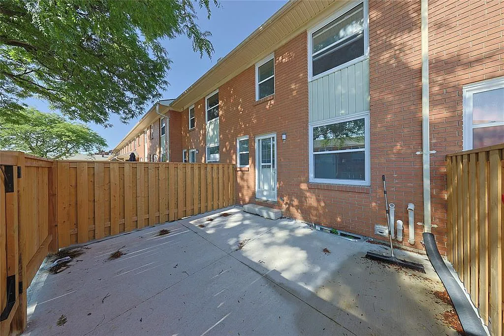 2 bed, 1.5 bath, $1,800 — Photo 3