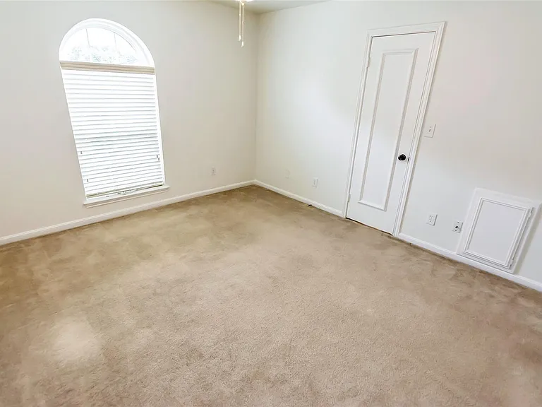 8615 La Fonte St — Photo 29
