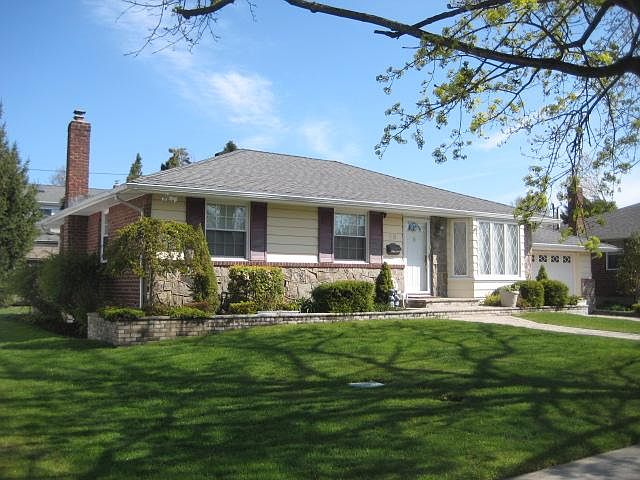 1st image of 26 Birchwood Park Dr