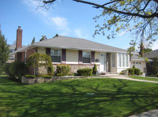 26 Birchwood Park Dr, Syosset, NY 11791