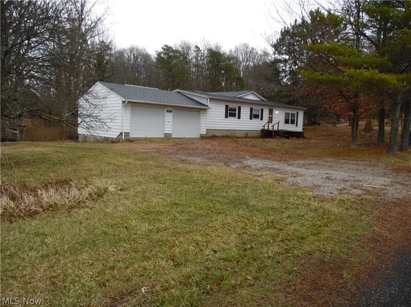 910 Lang Farm Rd, Marietta, OH 45750