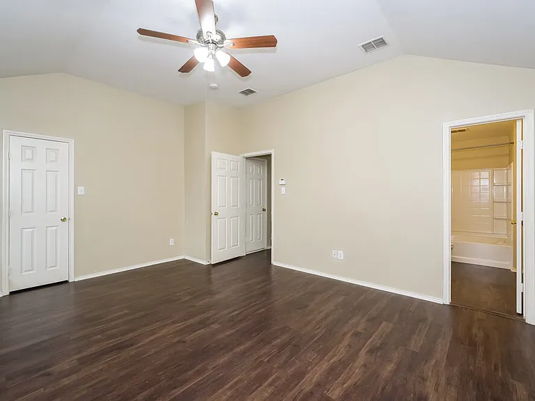 2808 Lynx Ln — Photo 11