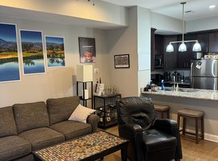 3214 N Racine Ave APT 1F, Chicago, IL 60657