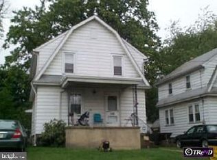 102 W Cedar Ave, Oaklyn, NJ 08107
