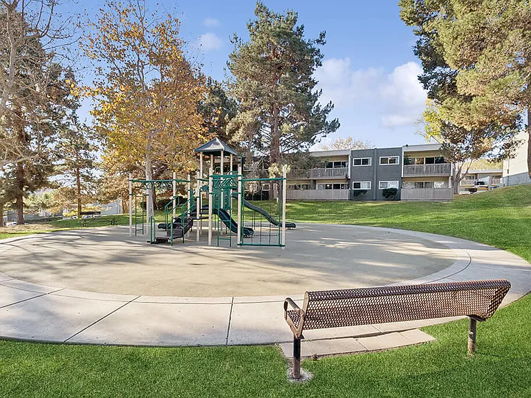 Canyon Rim Apartments — Photo 7