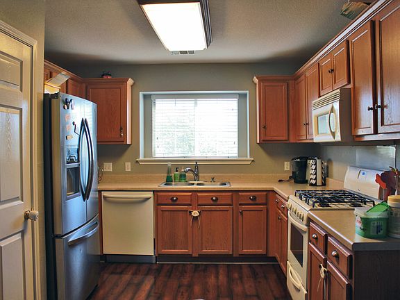 2nd image of 1430 Big Bend Dr Unit 3