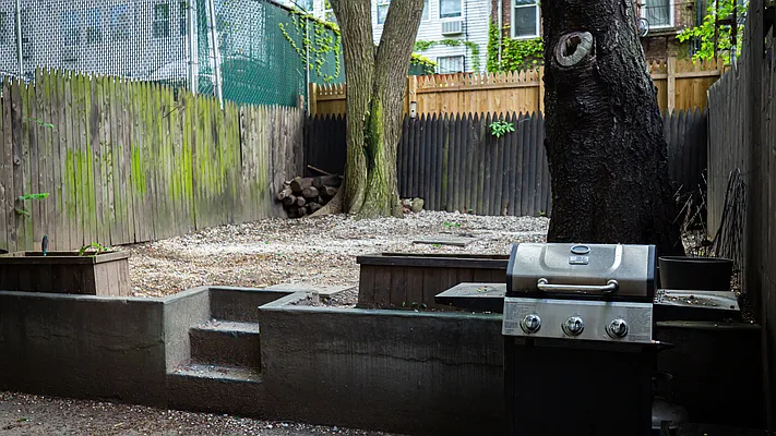 Rented by Nooklyn NYC LLC | media 41